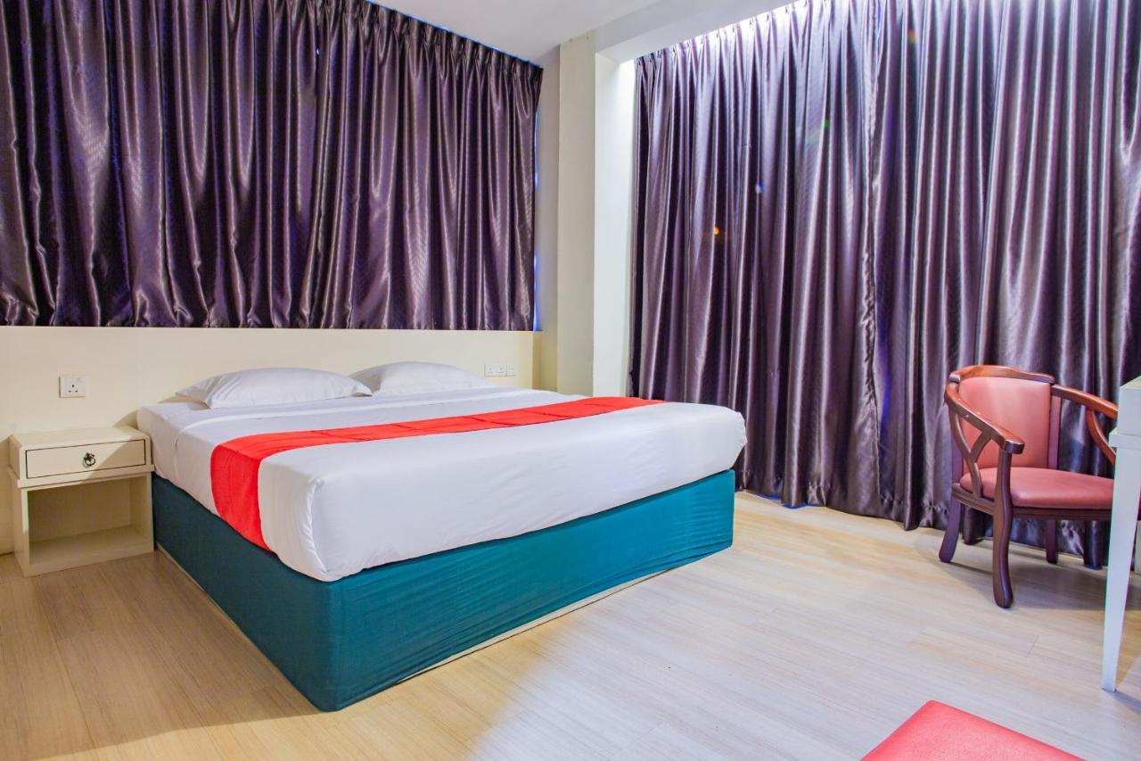 Hotel 101 Permas Jaya Johor Bahru Exterior photo