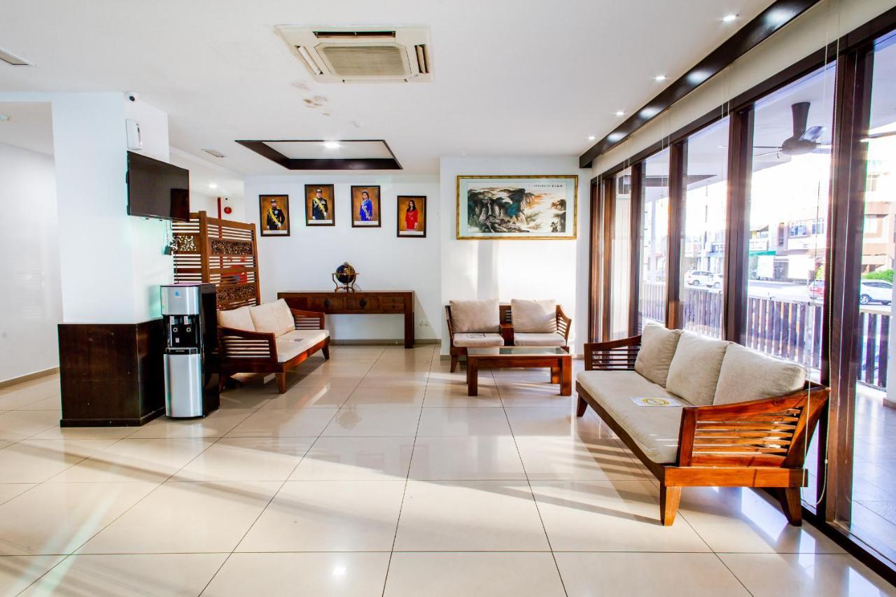 Hotel 101 Permas Jaya Johor Bahru Exterior photo